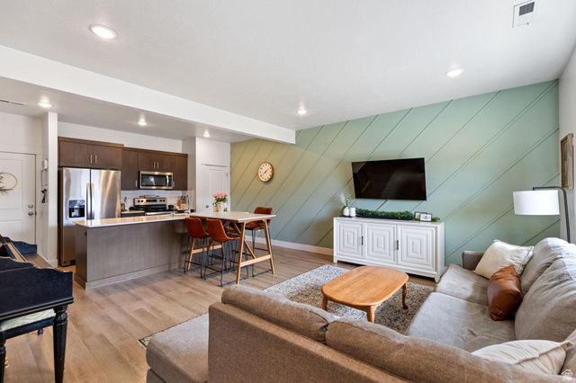 1556 E 460 S, Hyrum, UT 84319