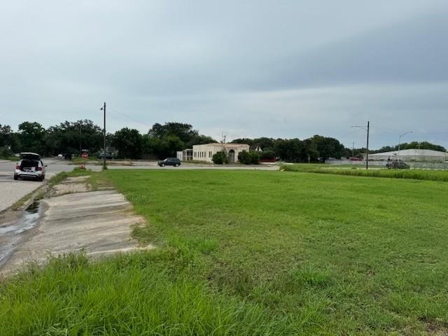1119 6th St N Street N, Texas City, TX 77590