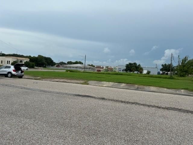 1119 6th St N Street N, Texas City, TX 77590