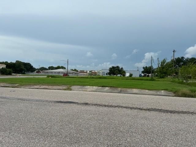 1119 6th St N Street N, Texas City, TX 77590