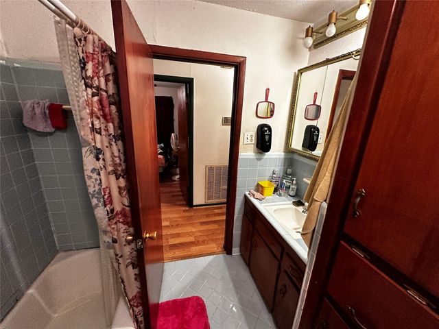 801 Redondo Drive, Houston, TX 77015