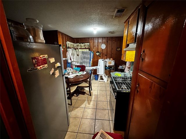 801 Redondo Drive, Houston, TX 77015