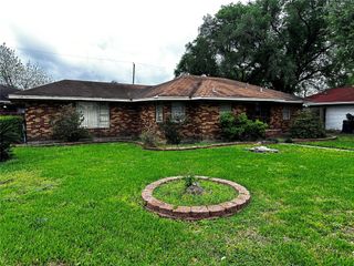 801 Redondo Drive, Houston, TX 77015