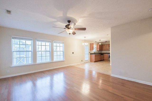 1138 Phelissa Dr, La Vergne, TN 37086