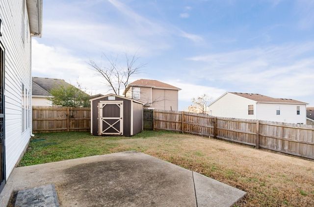 1138 Phelissa Dr, La Vergne, TN 37086