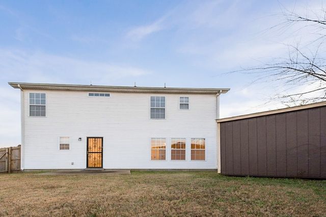 1138 Phelissa Dr, La Vergne, TN 37086