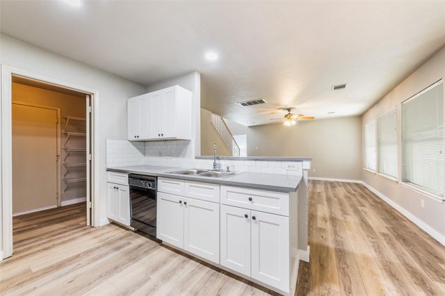 1112 Doras DR, Pflugerville, TX 78660