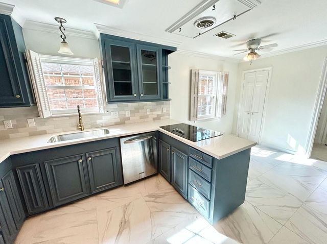 10010 Burgoyne Road, Houston, TX 77042