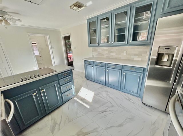 10010 Burgoyne Road, Houston, TX 77042