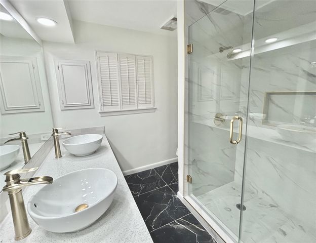 10010 Burgoyne Road, Houston, TX 77042