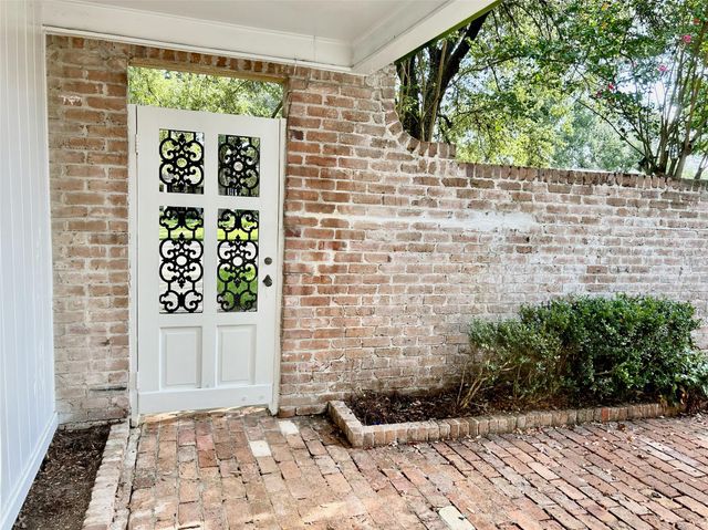 10010 Burgoyne Road, Houston, TX 77042