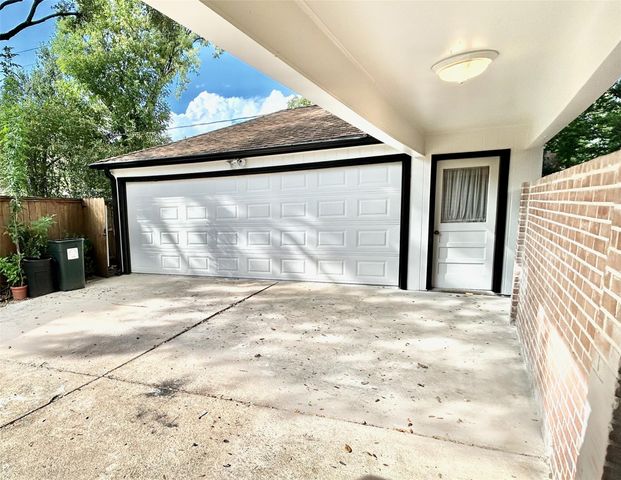 10010 Burgoyne Road, Houston, TX 77042