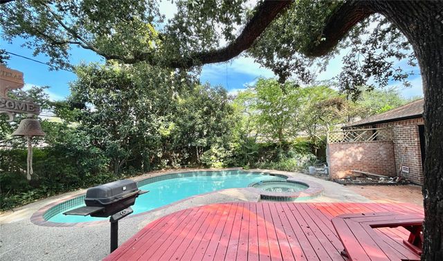 10010 Burgoyne Road, Houston, TX 77042