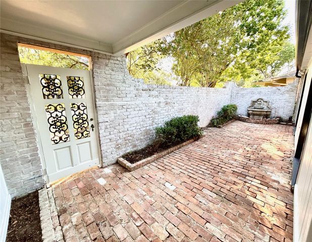 10010 Burgoyne Road, Houston, TX 77042