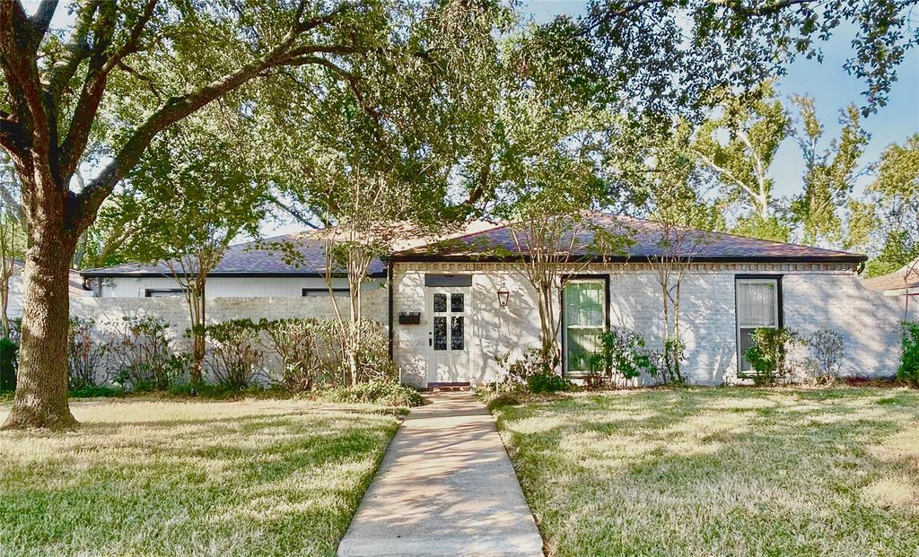 10010 Burgoyne Road, Houston, TX 77042