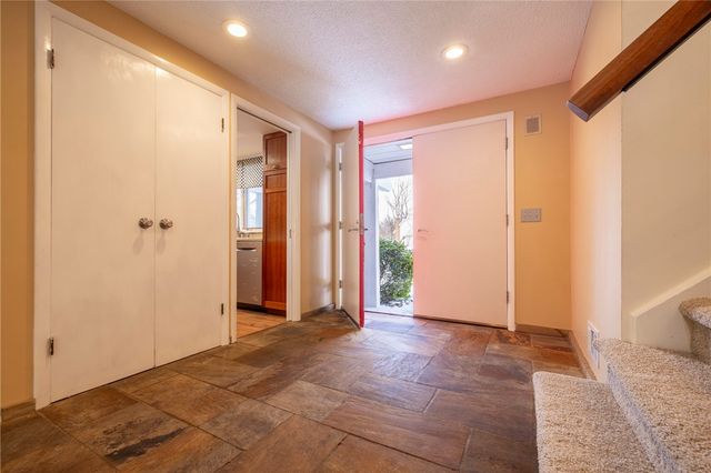 115 Towpath Lane, Brighton, NY 14618