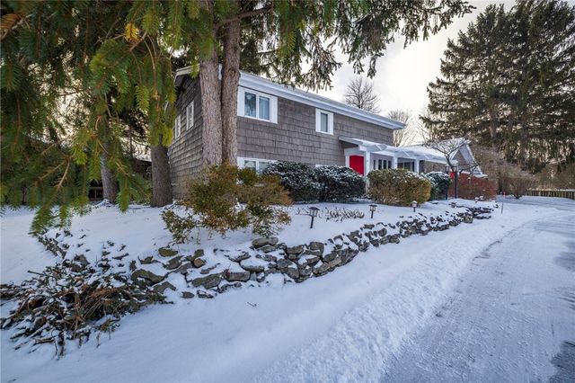 115 Towpath Lane, Brighton, NY 14618