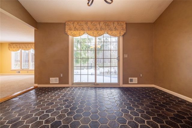 115 Towpath Lane, Brighton, NY 14618