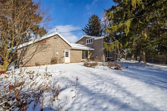 115 Towpath Lane, Brighton, NY 14618