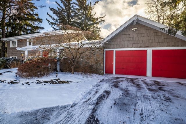 115 Towpath Lane, Brighton, NY 14618