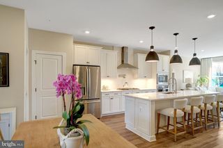 5369 8TH RD S, Arlington, VA 22204