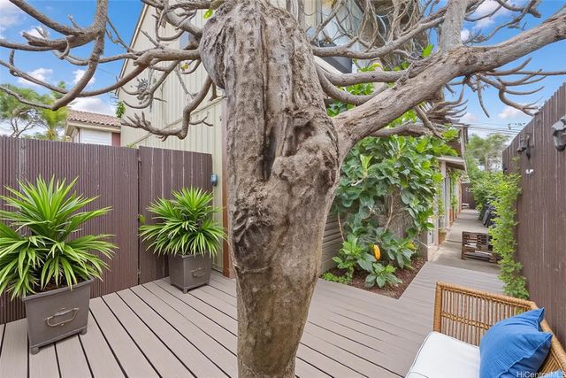 68-047 Apuhihi Street 101, Waialua, HI 96791