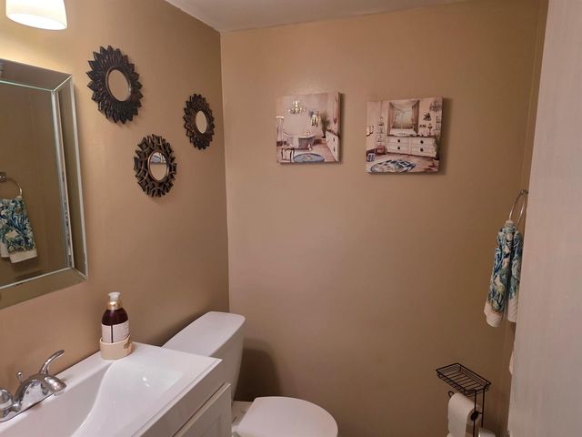 808 SE 7th Street 101, Deerfield Beach, FL 33441
