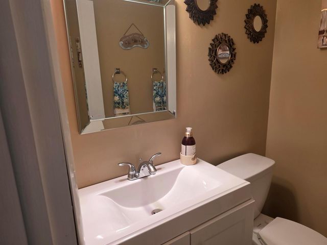 808 SE 7th Street 101, Deerfield Beach, FL 33441