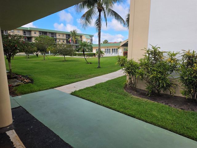 808 SE 7th Street 101, Deerfield Beach, FL 33441