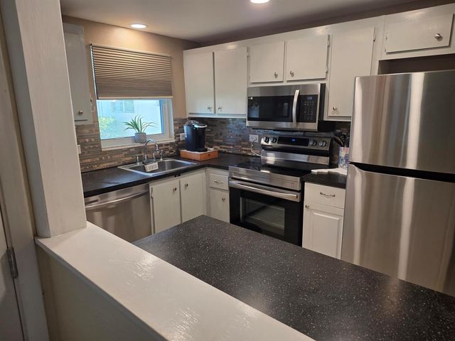 808 SE 7th Street 101, Deerfield Beach, FL 33441
