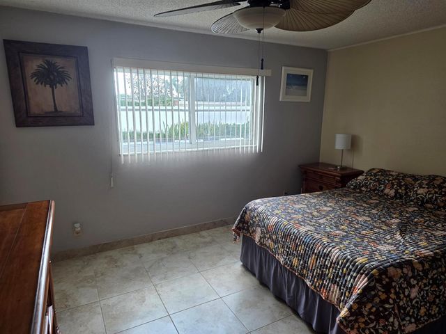 808 SE 7th Street 101, Deerfield Beach, FL 33441