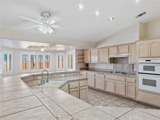 16992 Joshua, Apple Valley, CA 92307