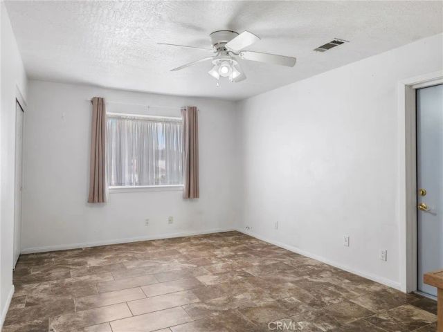 16992 Joshua, Apple Valley, CA 92307