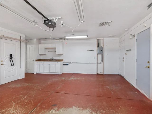 16992 Joshua, Apple Valley, CA 92307