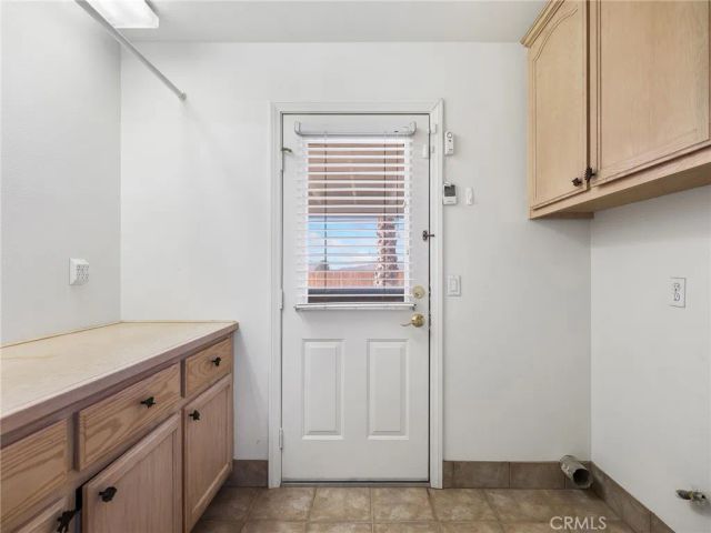 16992 Joshua, Apple Valley, CA 92307