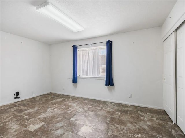 16992 Joshua, Apple Valley, CA 92307