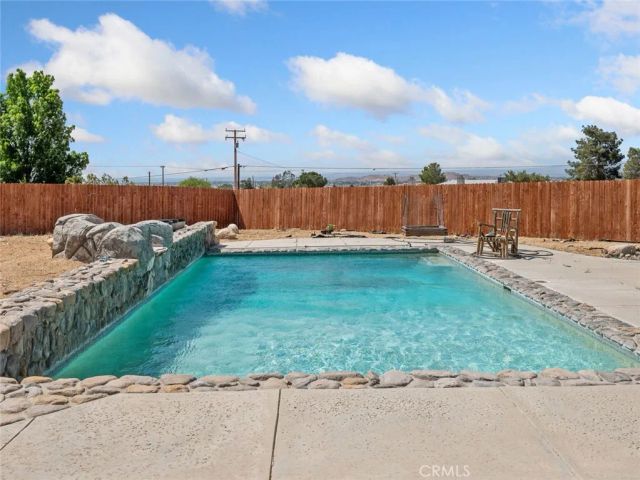 16992 Joshua, Apple Valley, CA 92307