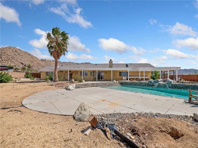 16992 Joshua, Apple Valley, CA 92307