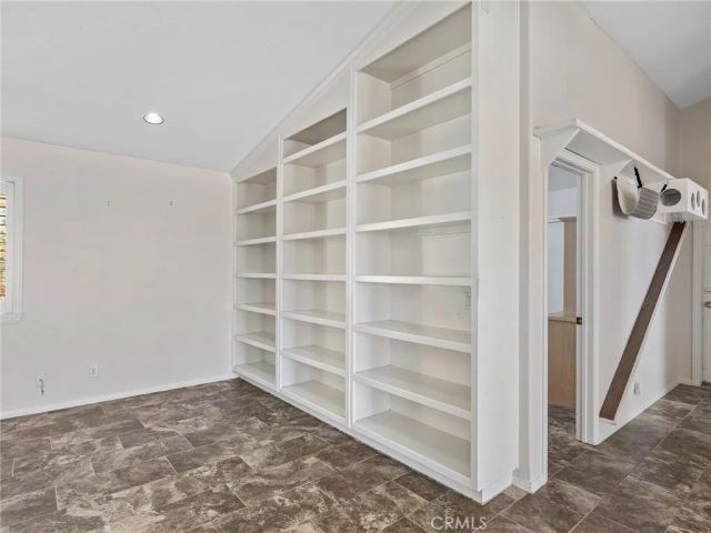 16992 Joshua, Apple Valley, CA 92307