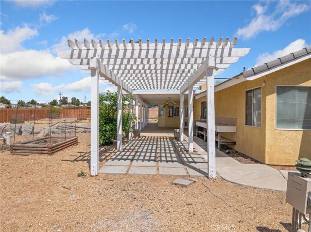 16992 Joshua, Apple Valley, CA 92307