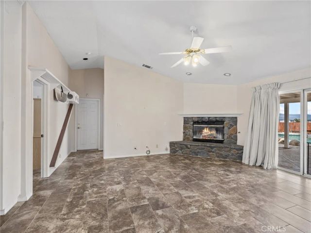 16992 Joshua, Apple Valley, CA 92307