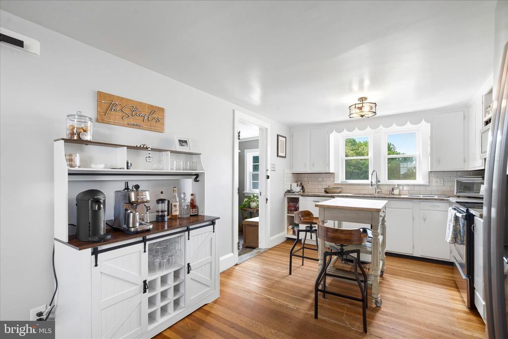 Image 12 of property listing at 8701C YELLOW SPRINGS RD, Frederick, MD 21702