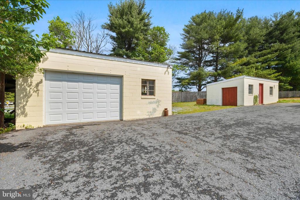 Image 34 of property listing at 8701C YELLOW SPRINGS RD, Frederick, MD 21702