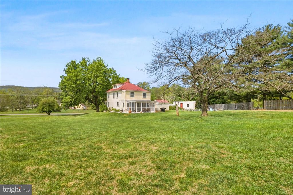 Image 39 of property listing at 8701C YELLOW SPRINGS RD, Frederick, MD 21702