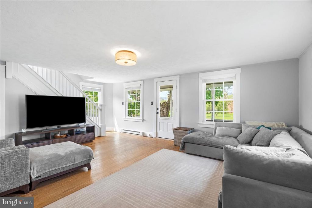 Image 6 of property listing at 8701C YELLOW SPRINGS RD, Frederick, MD 21702