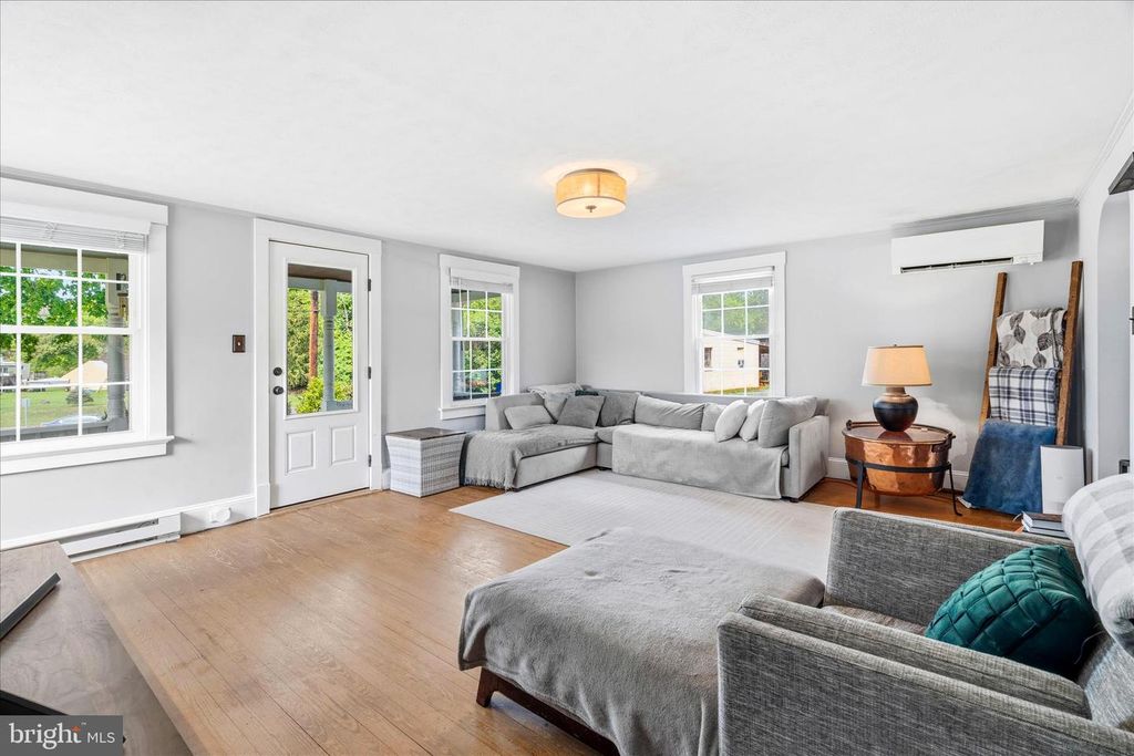 Image 7 of property listing at 8701C YELLOW SPRINGS RD, Frederick, MD 21702