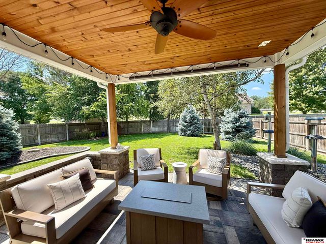 5521 S 72nd Street, Lincoln, NE 68516