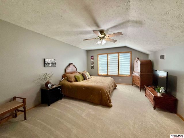 5521 S 72nd Street, Lincoln, NE 68516
