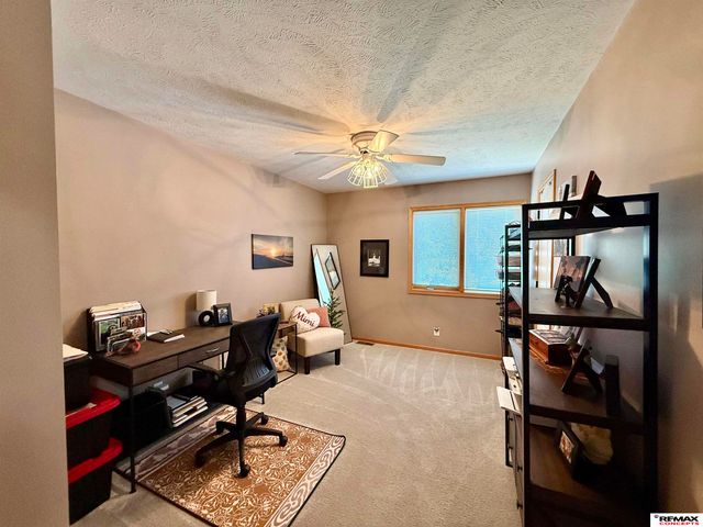 5521 S 72nd Street, Lincoln, NE 68516