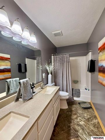 5521 S 72nd Street, Lincoln, NE 68516